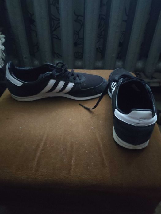 Обувки и кецове отлично състояние
