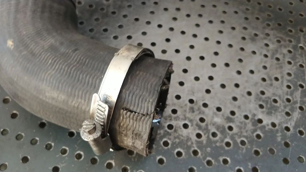 furtun tubulatura intercoleer  2.0 tdi cfg audi q3 8u 5n0145832r 5n0145833b