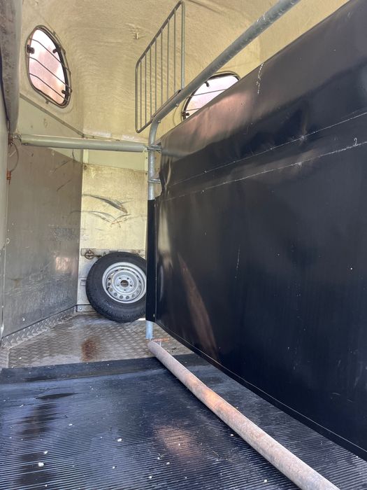 Ремарке/каравана за коне