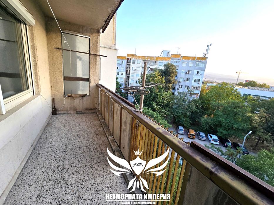Продавам тристаен/четиристаен апартамент с площ от 94кв.м. на 5етаж в  град Пловдив квартал Тракия
