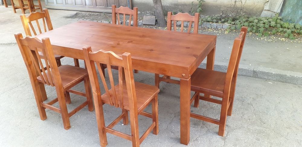 Маси и столове от масив