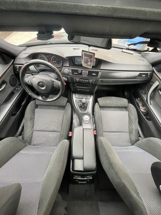 BMW E90 320i Pachet M