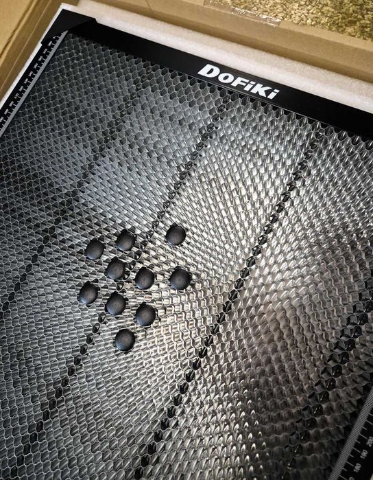 Пчелна пита за лазерно гравиране DoFiki (400x400mm)