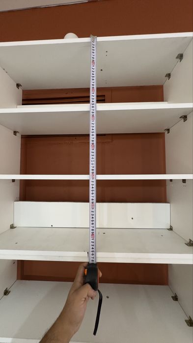 Полки в хорошем состоянии