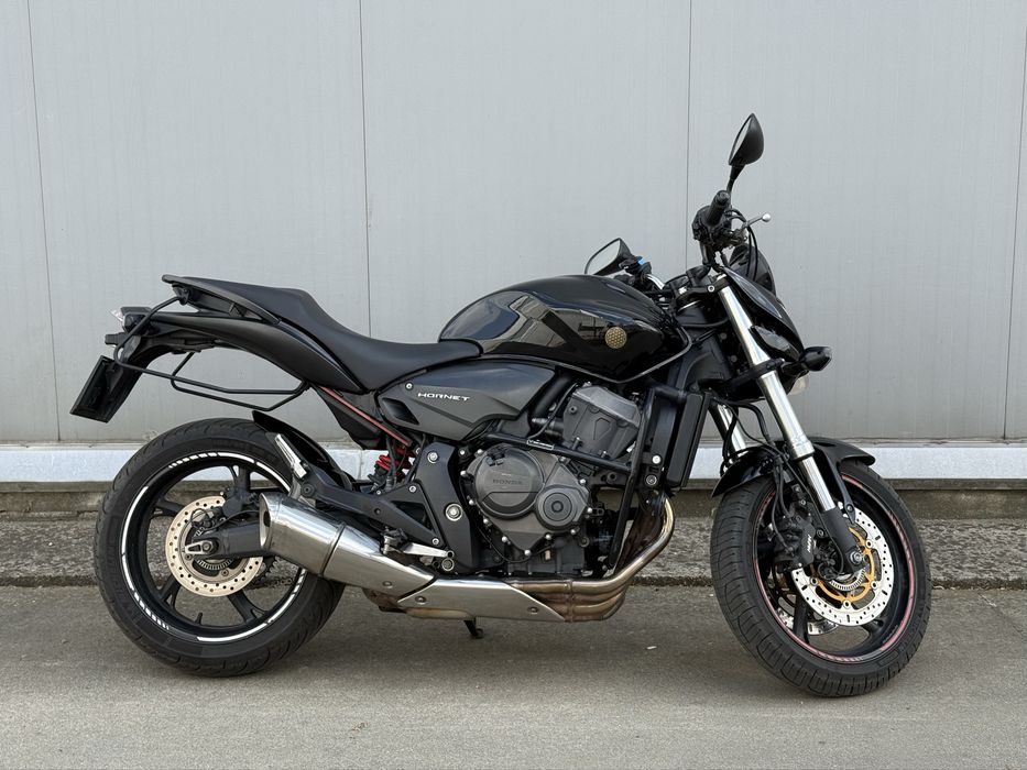 Vând Honda Hornet CB600FA, an fabricație 2010, cu ABS.