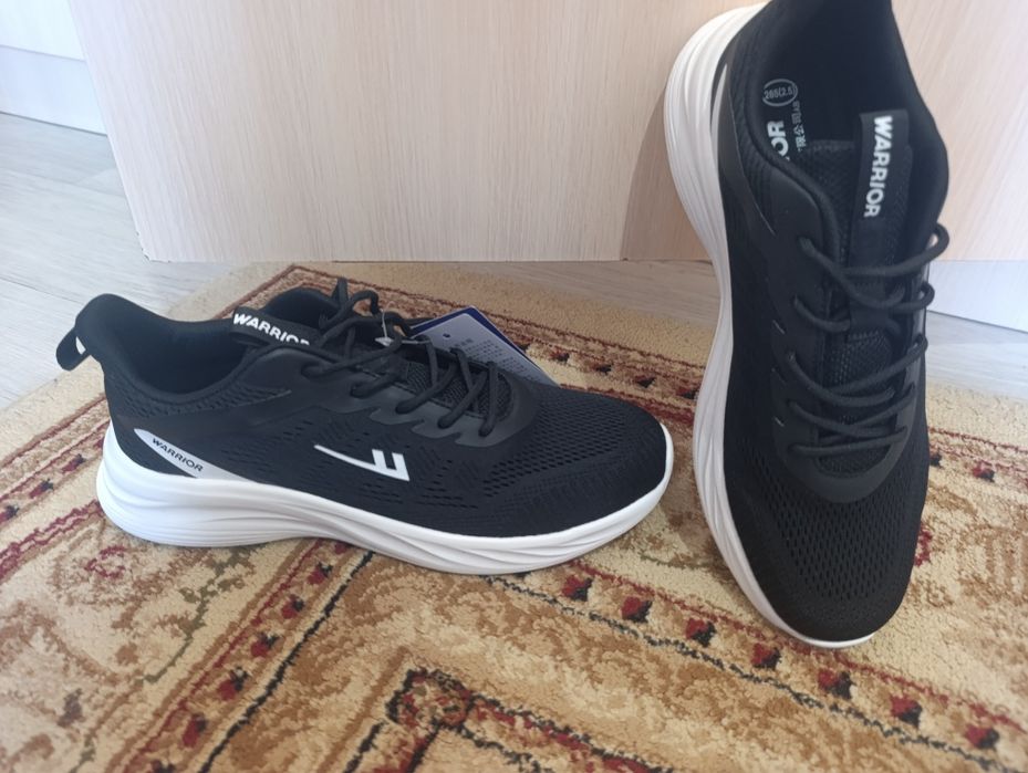 Кроссовки летние лёгкие