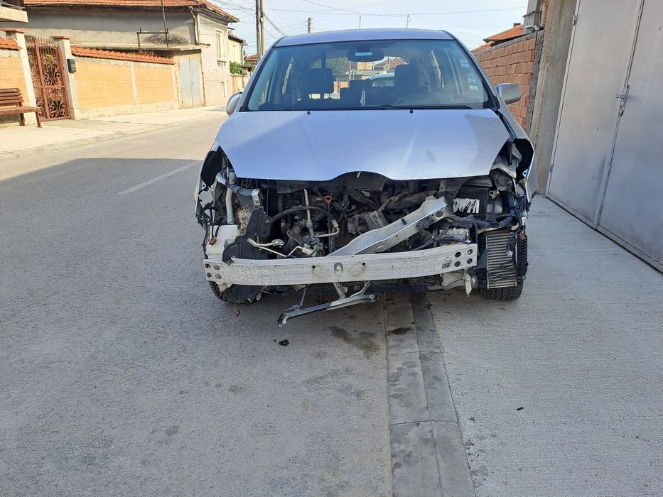 Тойота Корола Версо 2,0 D4D