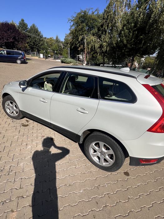 VOLVO XC60 2010 — imagine 2