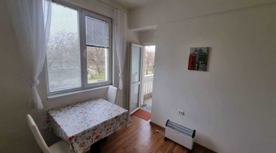 Двустаен апартамент под наем в Центъра