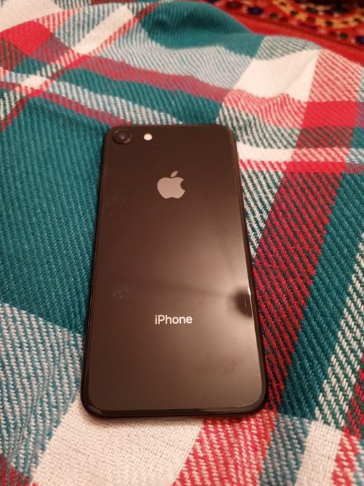 Айфон 8  128 память