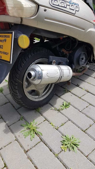 Vând urgent două scutere la pachet 49 cm