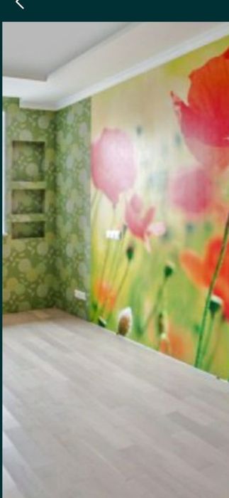 Клеим обои , побелка стен водоэмульсионной краской