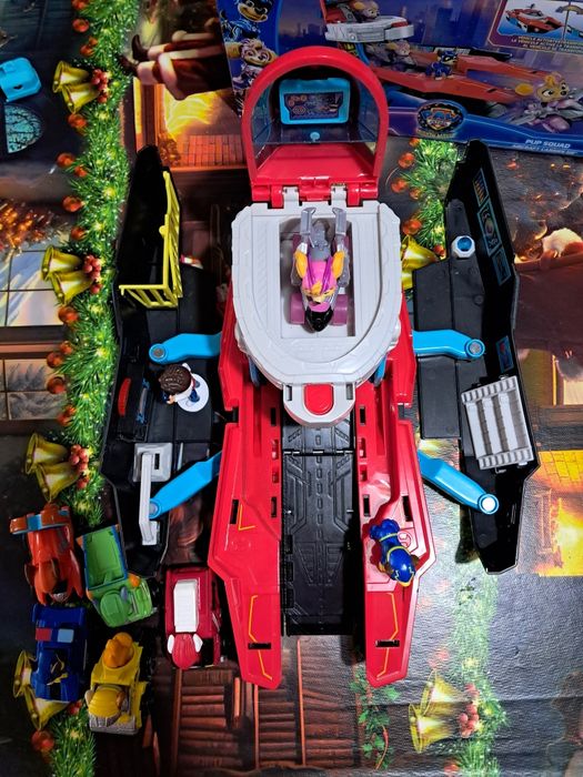 Paw Patrol, игрален комплект със самолетоносач 
Пес Патрул - Pup Squad