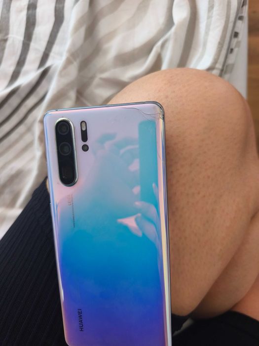 Продавам Huawei p30 pro