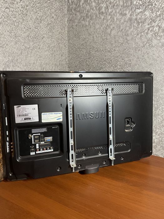 Телевизор Samsung LE32D450