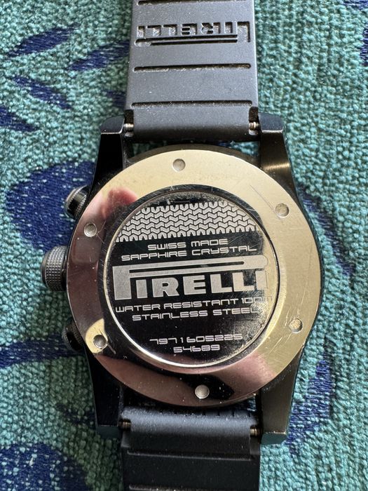 Часовник Pirelli Pzero racing