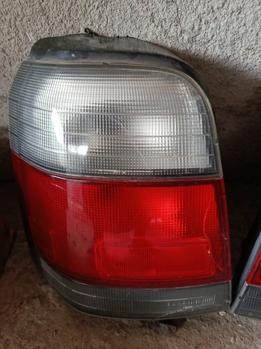 Срочно продам заднии фары