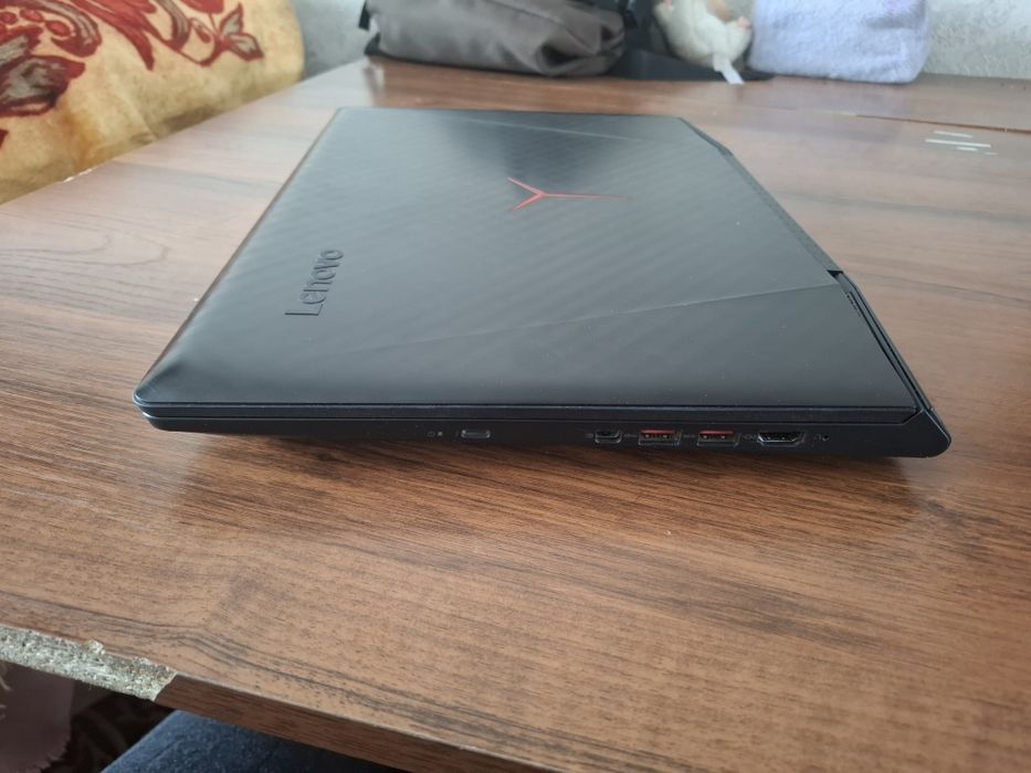 Lenovo Legion y720