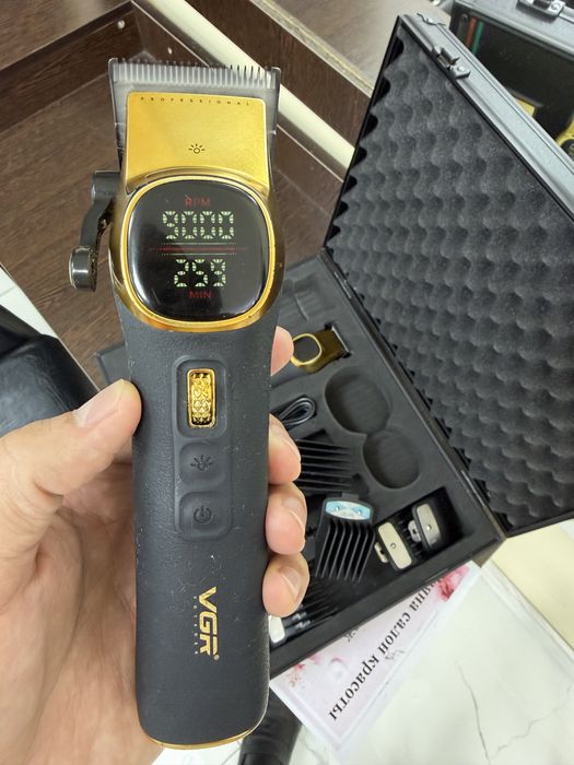 Продам машинку для стрижки VGR