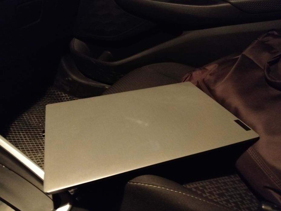 Noutbook satiladi IDEAPAD3