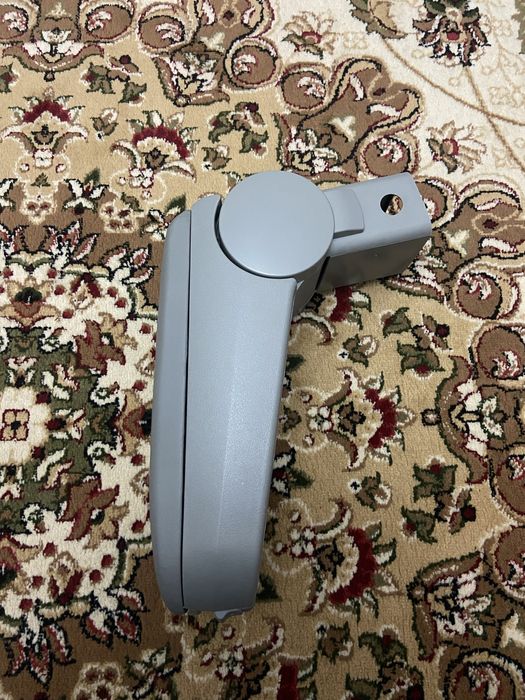 Подлокотник на гольф 4 новый