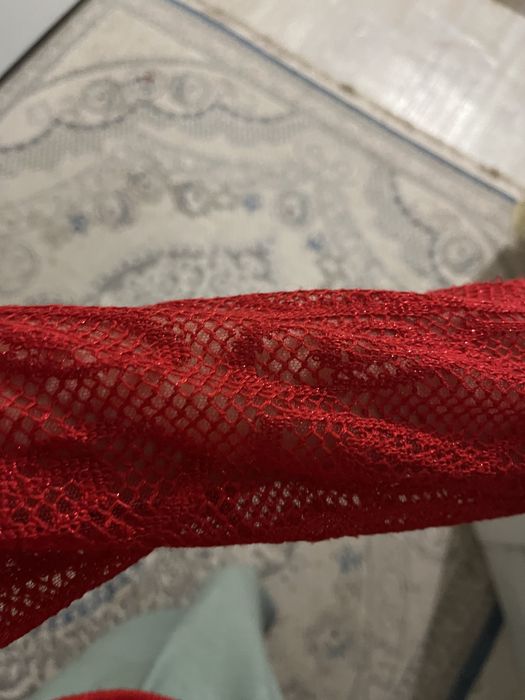 Красная кофточка в хорошом состояние