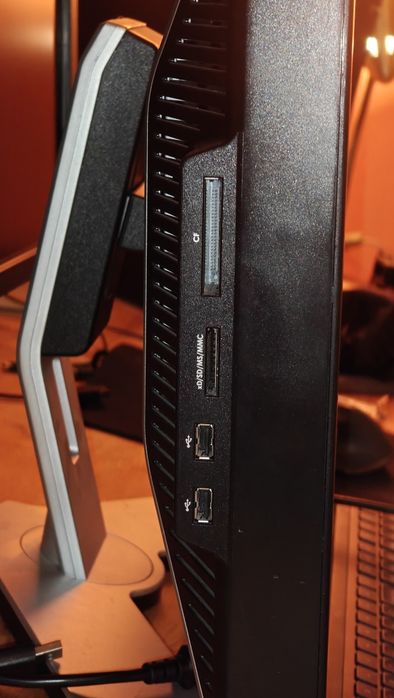 Монитор Dell 2408wfp
