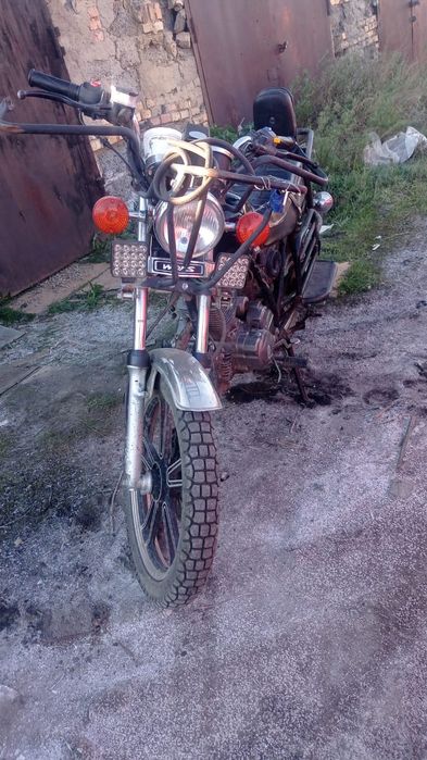 Продаю мотоцикл срочно