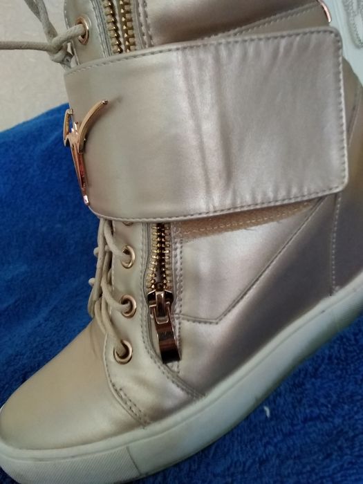 Сникерсы,обувь стильная