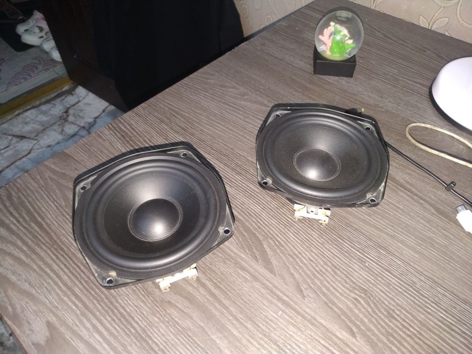 Продаю среднячастотные динамики
