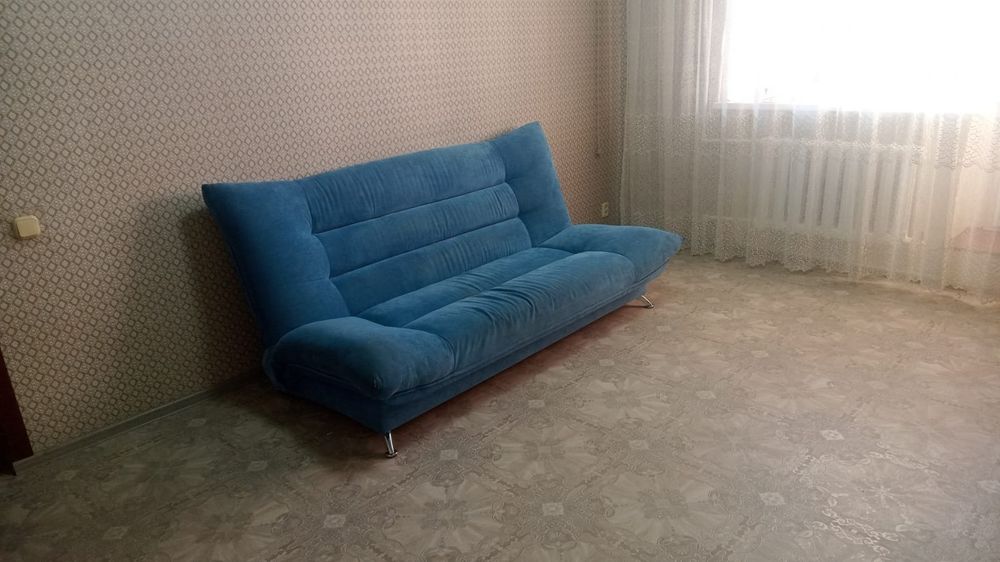 Продам стенку и диван.
