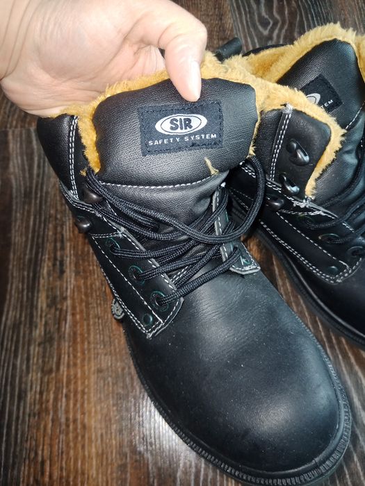 Продам новую спецобувь