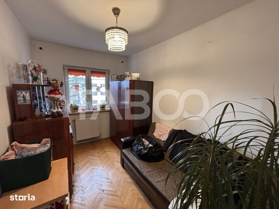 Apartament de vanzare 3 camere 55mp etaj 2+pivnita  mpu  Valea Aurie