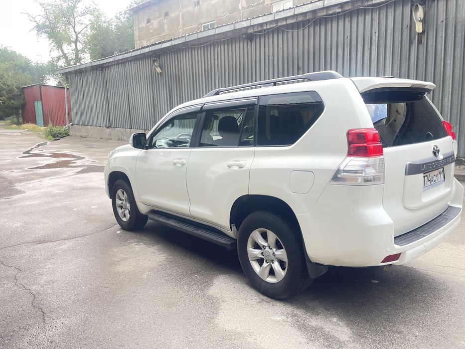Автомобил Тойота Прадо 150