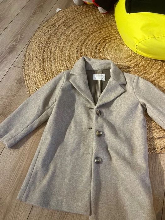 Palton lana copii Zara masura 116 nou
6 ani / 110-116 cm·Foarte bună