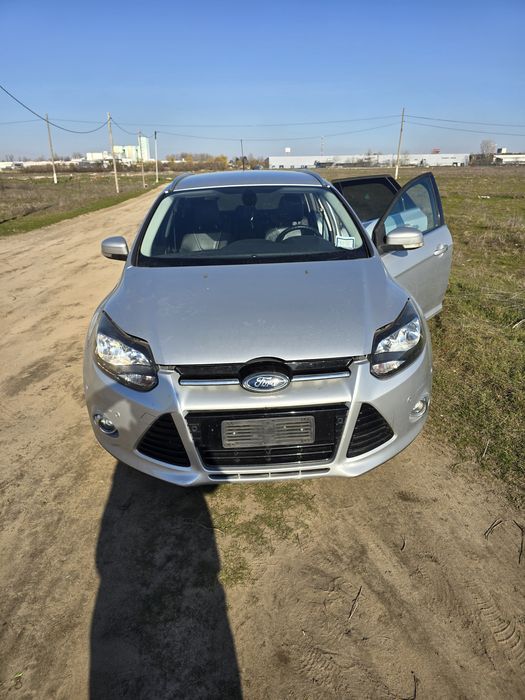 Bara fata faruri capota trager aripi  ford focus mk3  1.6 benzina