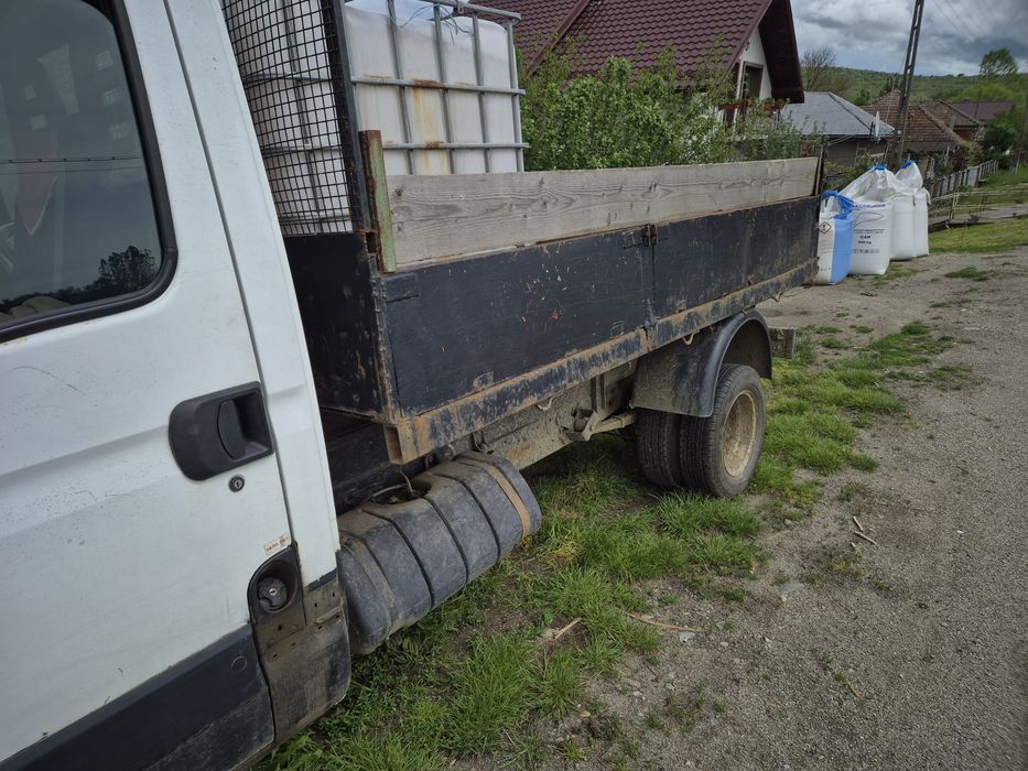 Iveco basculant volan pe dreapta