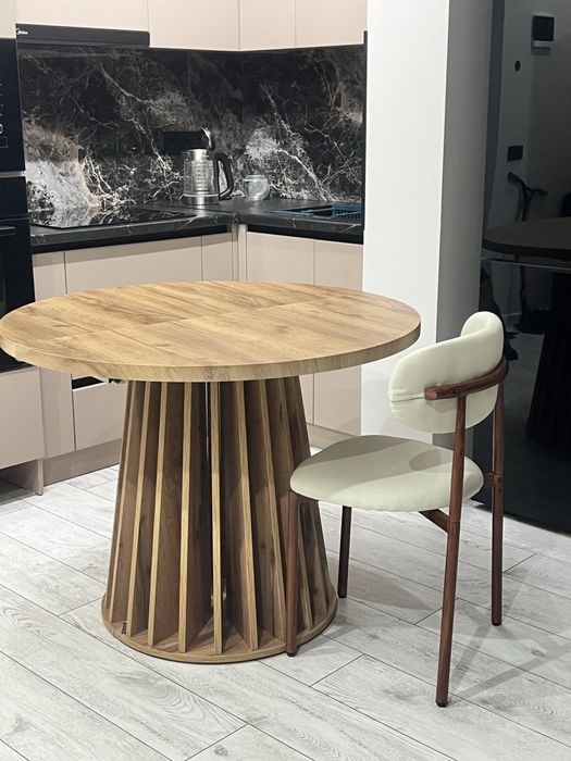 Продам хитовые стулья 4 шт