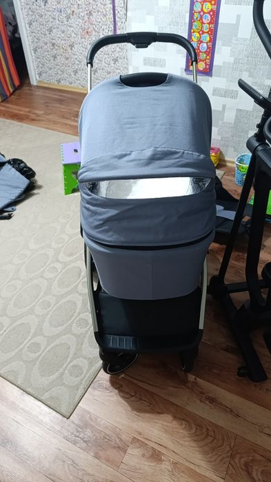 Продам коляску, 2 блока(зимний, летний)