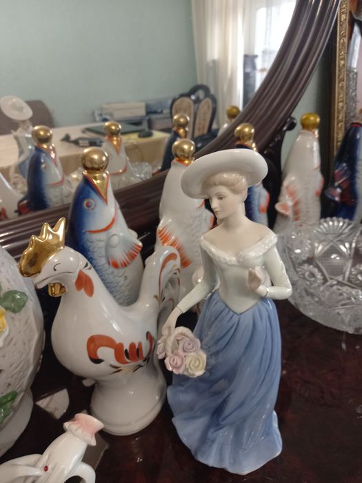 Продаю фороро-фаянсовые сувениры.