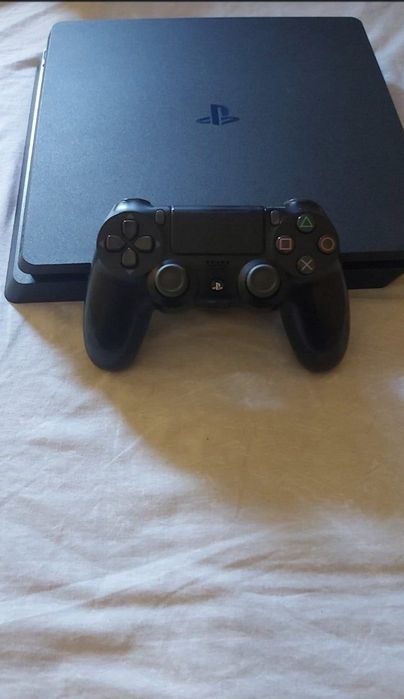 Playstation 4 slim