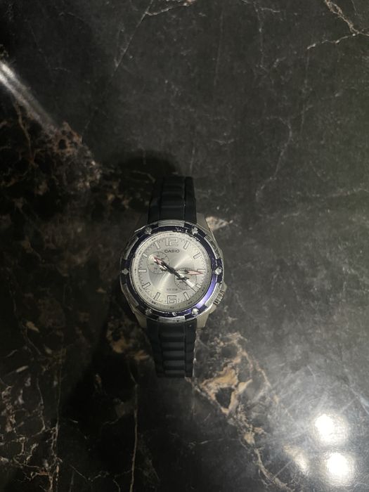 Casio MTP, часы