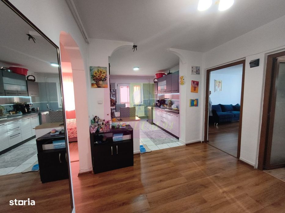 Apartament spațios de 4 camere bl 1982 Berceni etajul 8 bloc anvelopat — fotografia 1