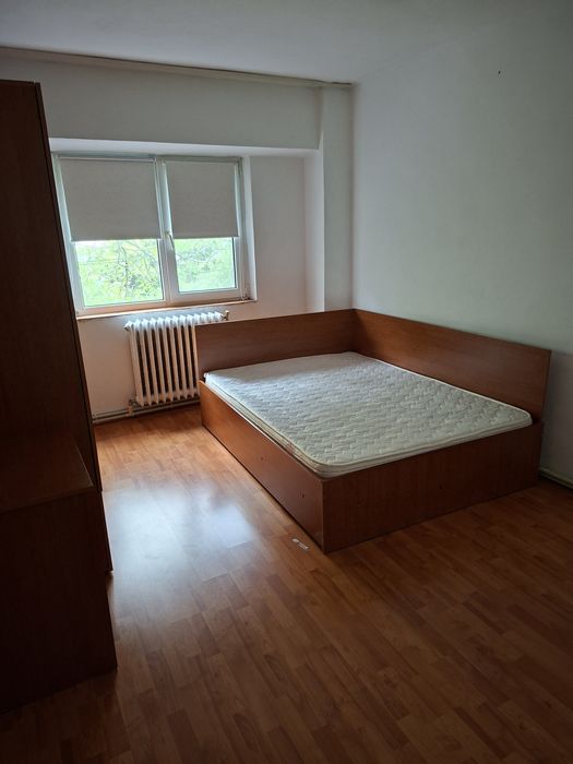 Închiriez apartament 3 camere MB