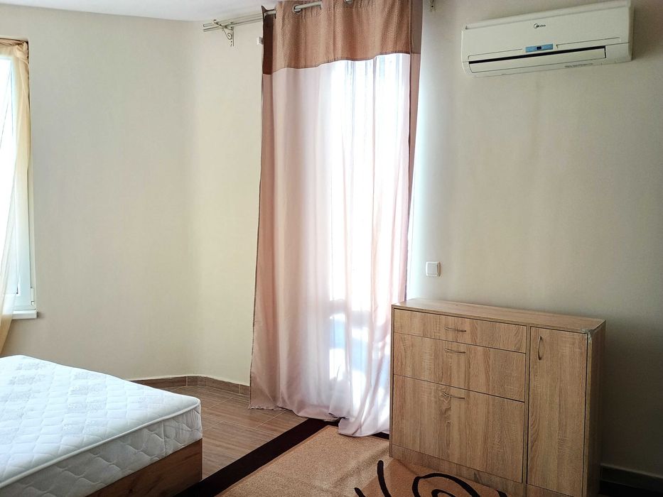 Дава се под наем Тристаен апартамент в с. Кошарица, Област Бургас - 106 кв.м за 305.49 € - Снимка #9