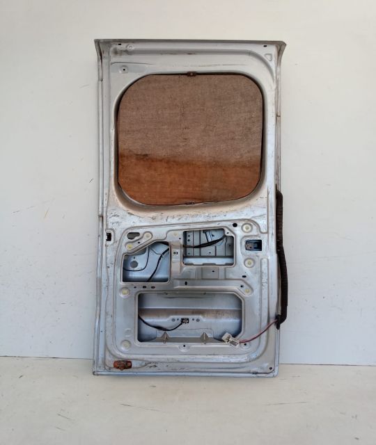 Usa Batanta stanga spate Renault Trafic  seria