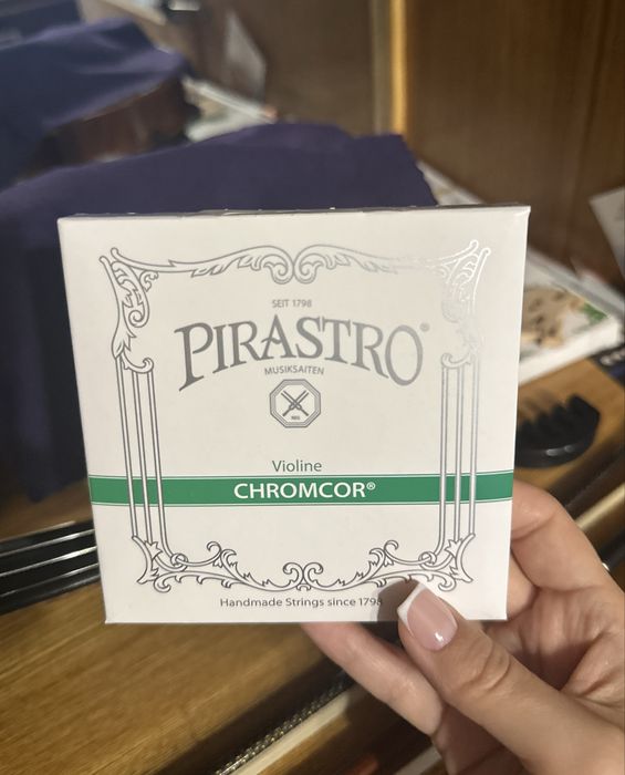 Продам новые струны для скрипки 4/4 Pirastro Chromcor
