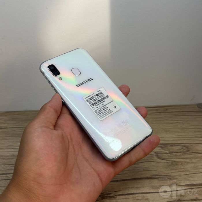 Samsung Galaxy A30