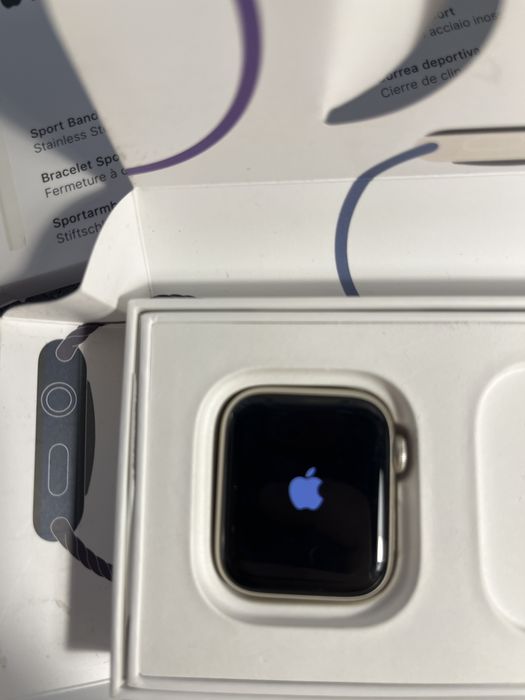 Продам часы Apple watch series SE gen 2
