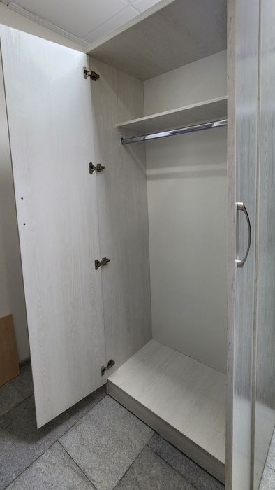 Шкаф гардеробный для одежды - в отличном состоянии